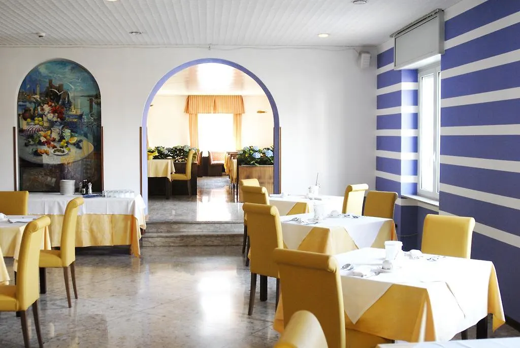 Hotel Benacus Lazise 3*,